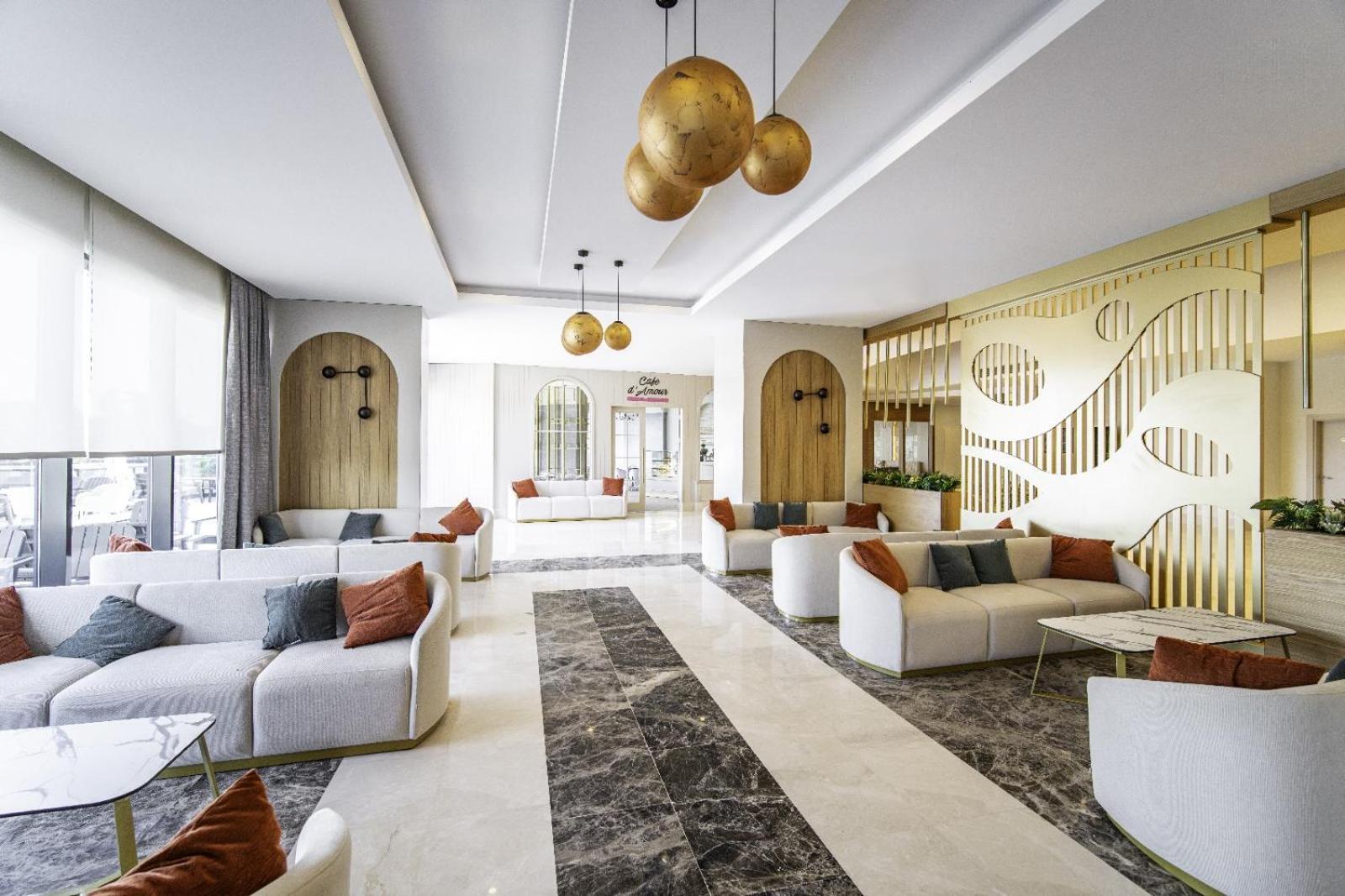 Hotel Moon Palace